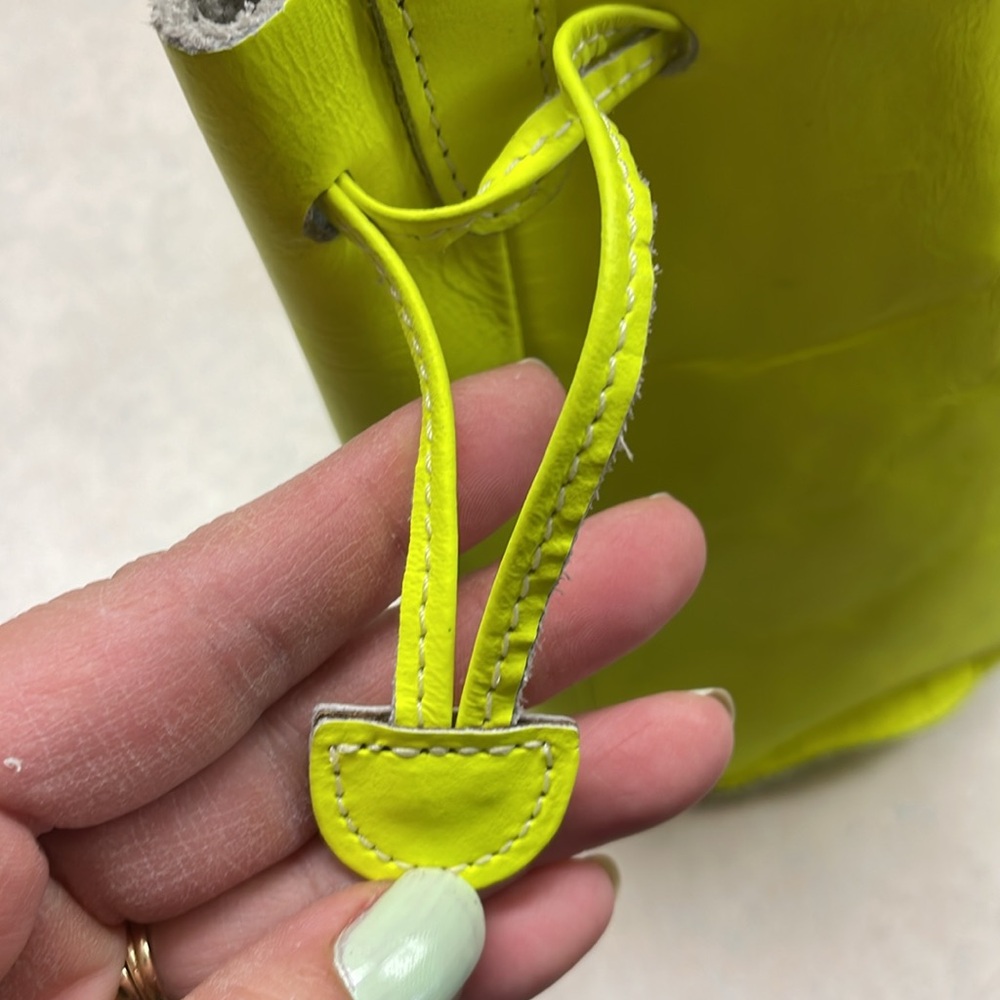 Baggu Crossbody Bag - Picture 8 of 11
